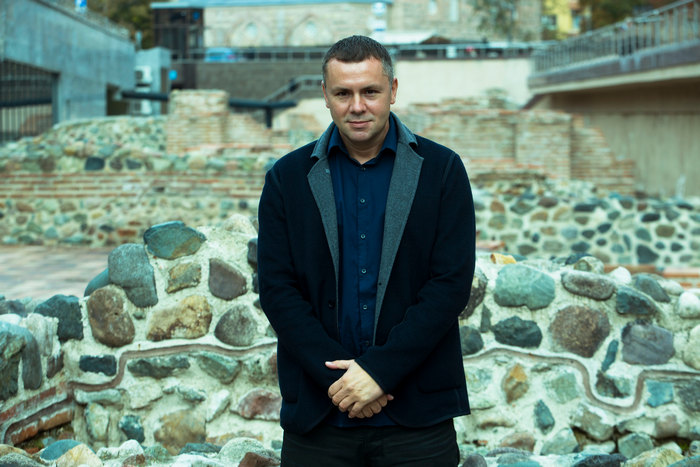 Да си вземеш солидната депутатска заплата и да я вложиш